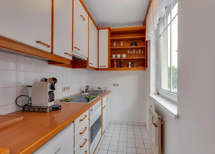 Close To Shopping Mile Viena